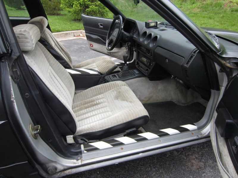  Datsun 280ZX    (49 +)