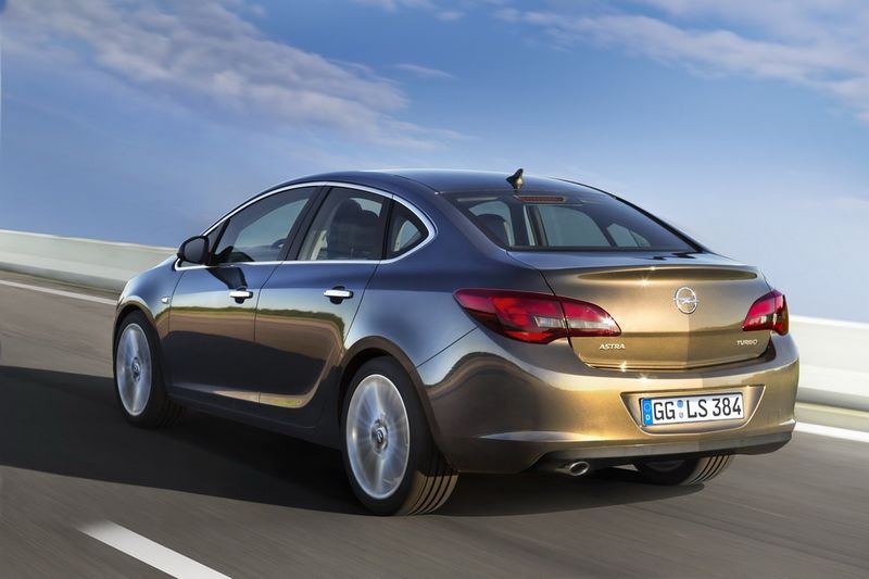 Opel   Astra J (4 )