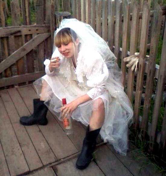 Пьяную невесту ебут на свадьбе. Смотреть пьяную невесту ебут на свадьбе онлайн