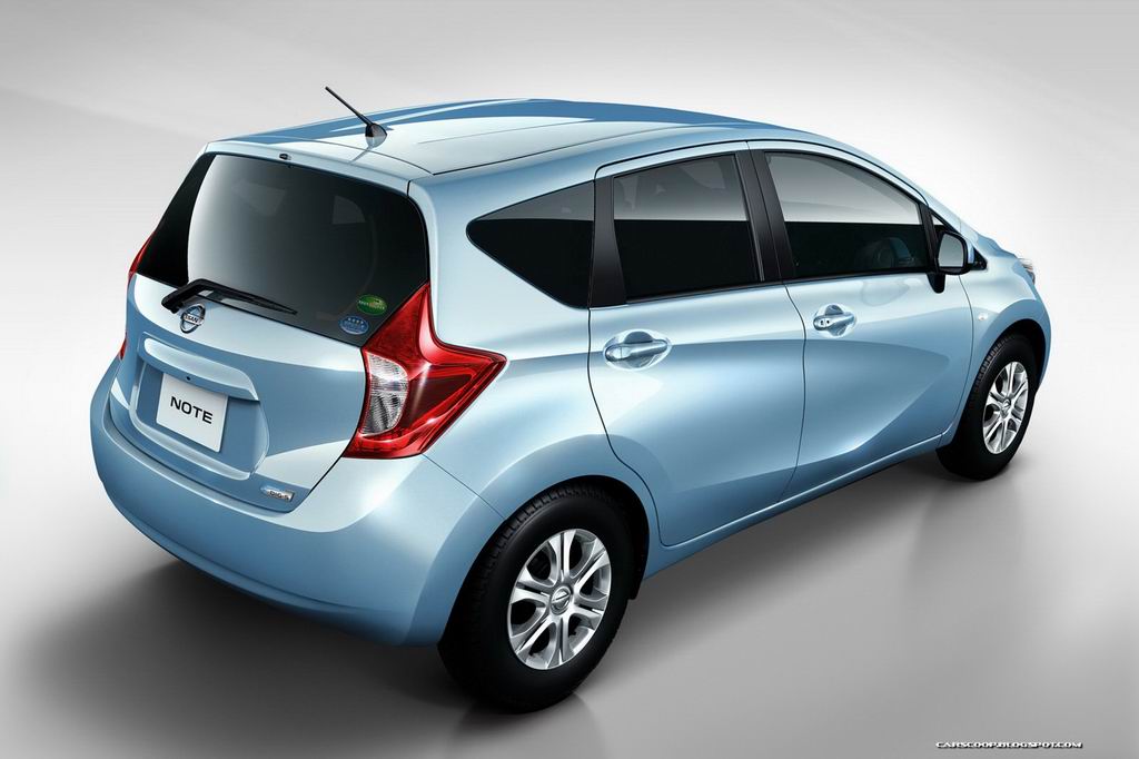   Nissan Note 2013  (3  + 2 )