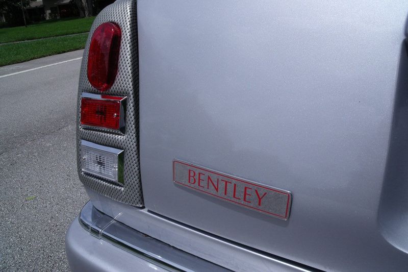 Bentley Continental R   Oldsmobile Cutlass Supreme (54 +)