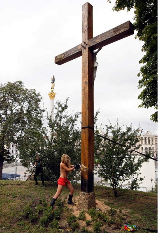 FEMEN      (4 )