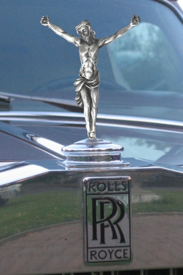 41Jesus As A Hood Ornament  « »