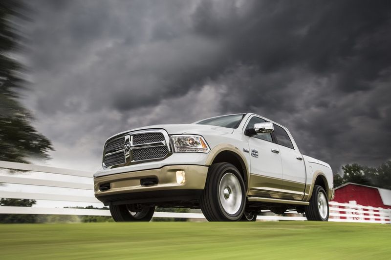      Dodge Ram 1500 2013   (40 )