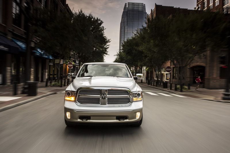      Dodge Ram 1500 2013   (40 )