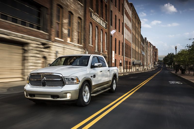      Dodge Ram 1500 2013   (40 )