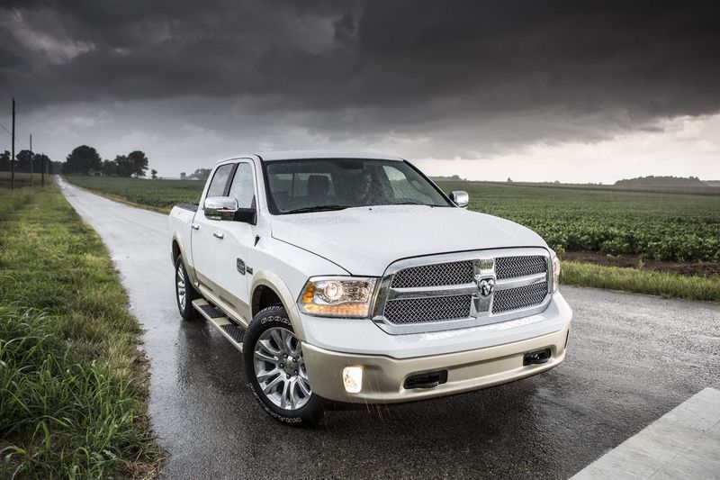      Dodge Ram 1500 2013   (40 )