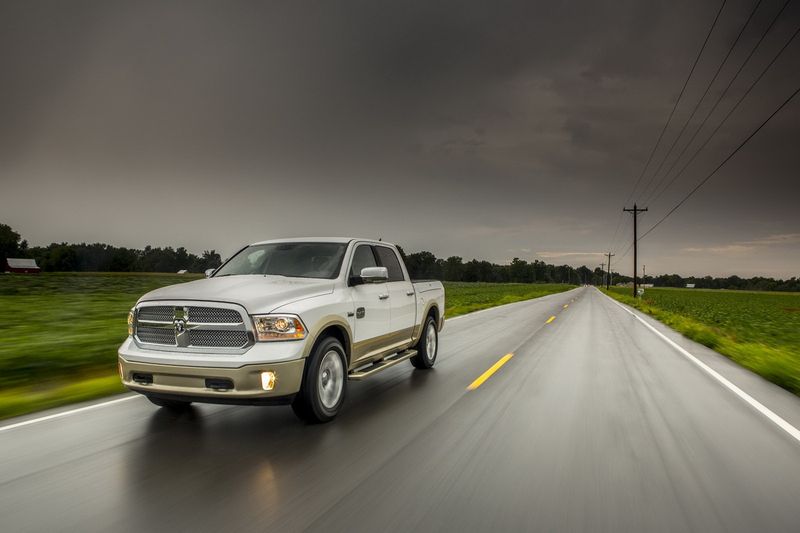      Dodge Ram 1500 2013   (40 )