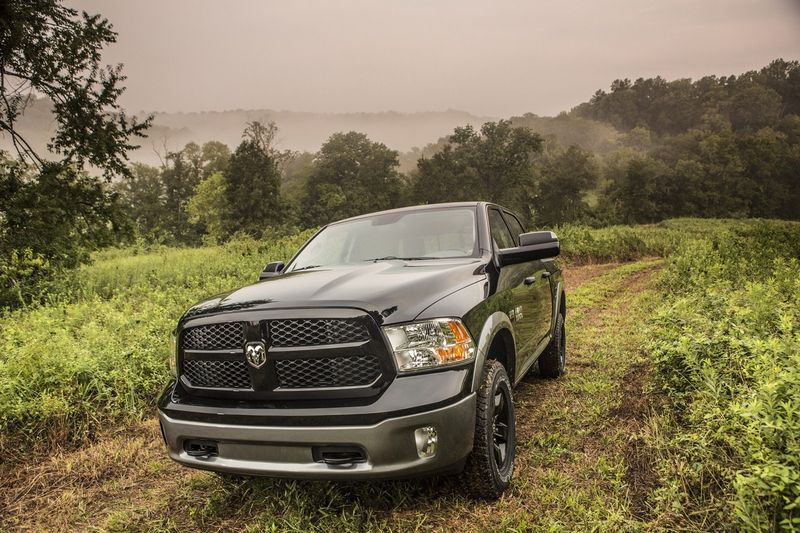      Dodge Ram 1500 2013   (40 )