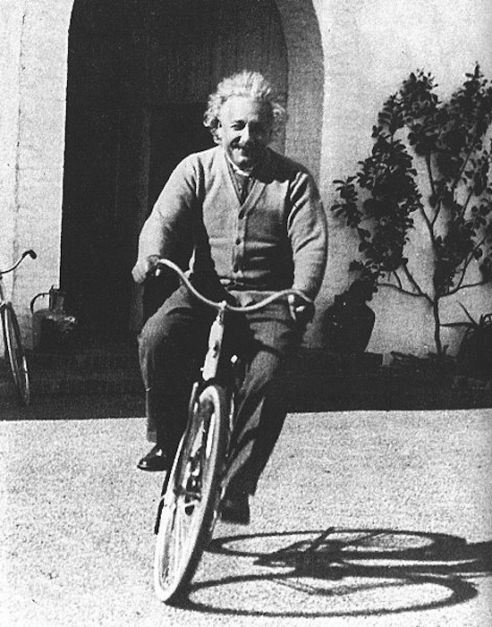 Einstein 9  