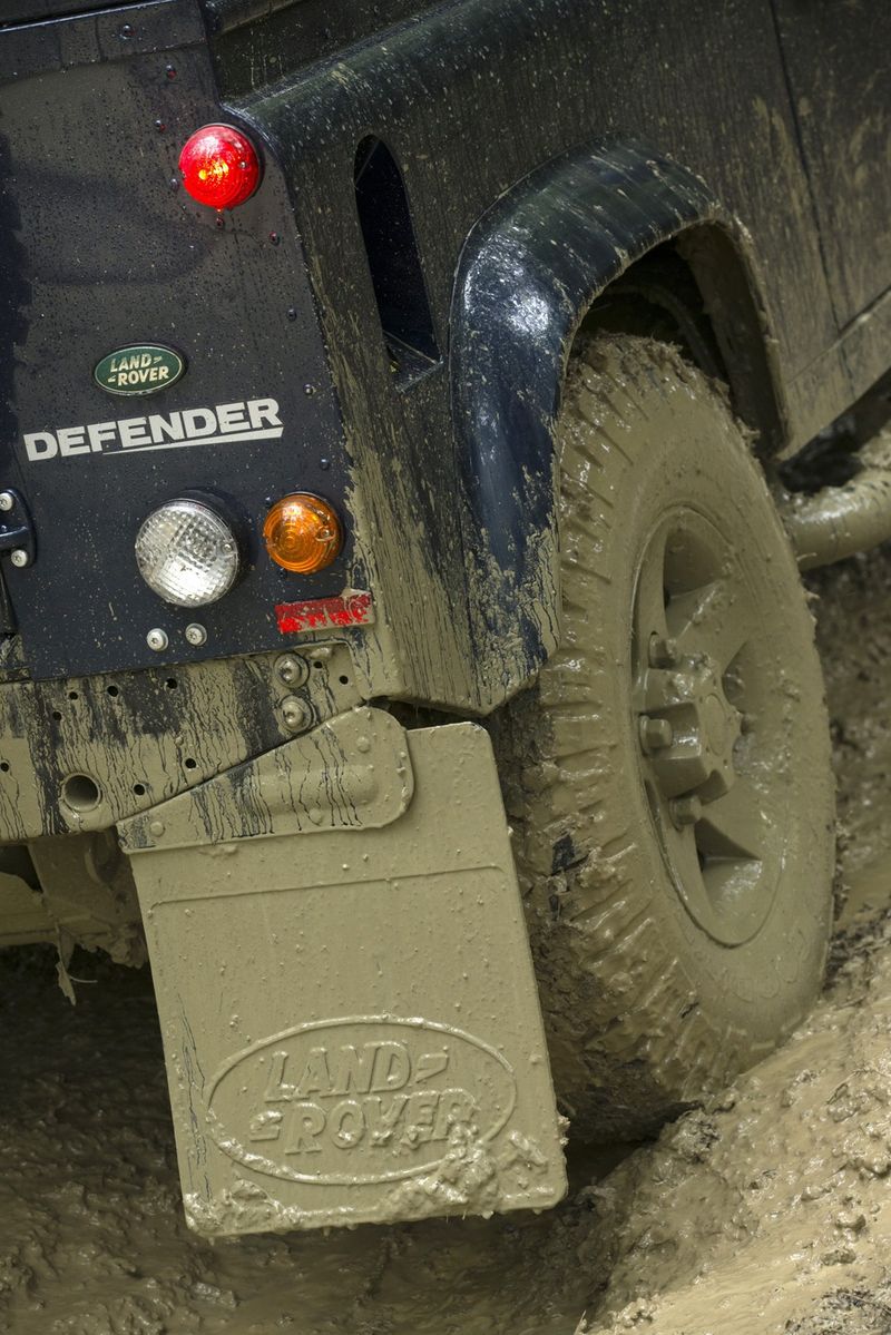  Land Rover   Defender (24 )