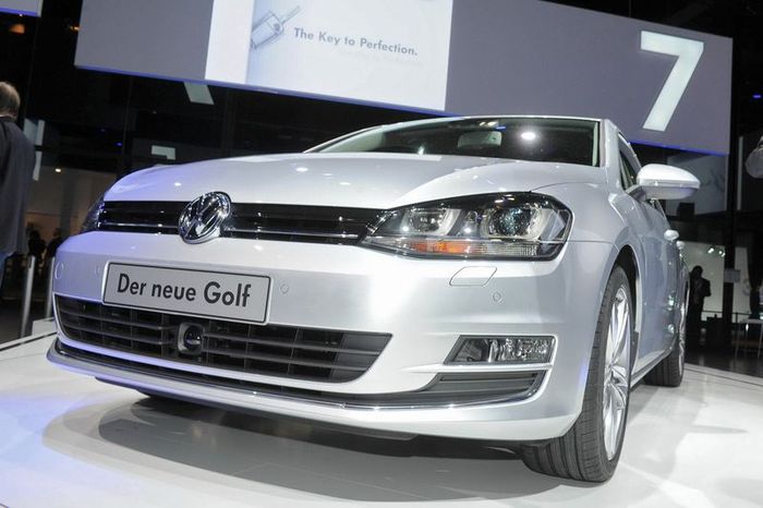  Volkswagen   Golf VII (79 +)