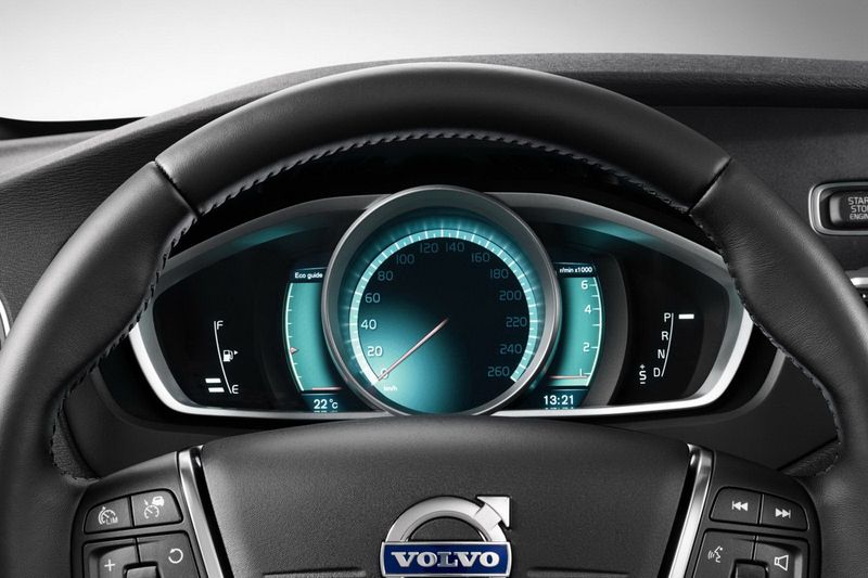  Volvo   V40 Cross Country (15 +)
