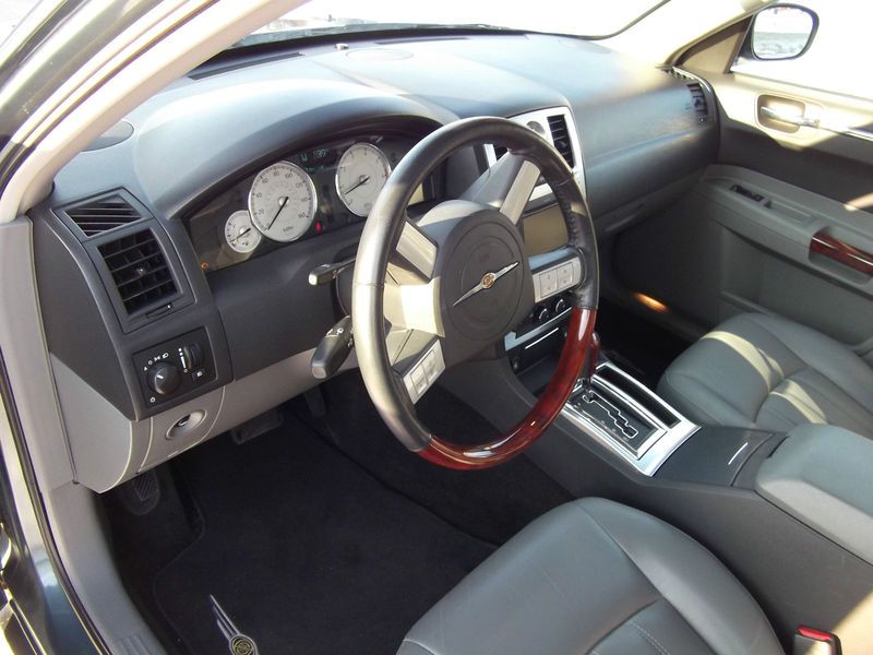 Chrysler 300C      1 . $ (22 )