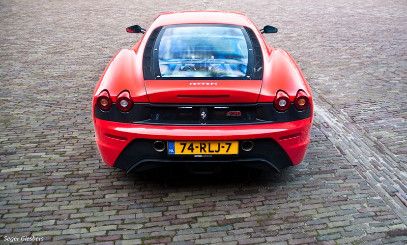   Ferrari  (28 )