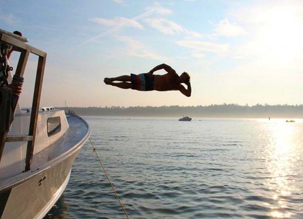 leisuredive16 Leasure Dive:   