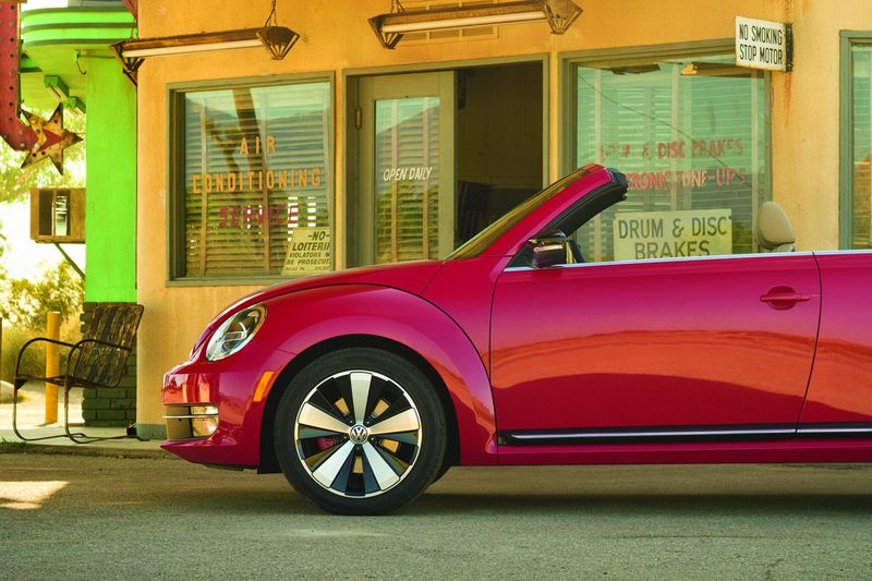  Volkswagen  Beetle Convertible (14 )