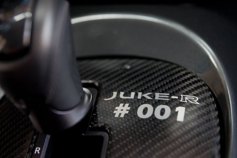  Nissan     Juke-R (21 +2 )