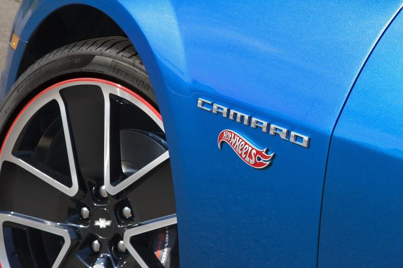  Chevrolet Camaro     Hot Wheels (20 +)