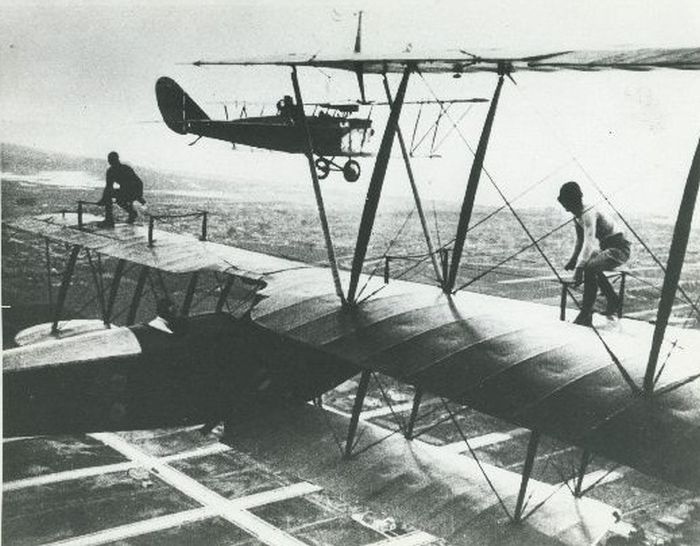 Архивные ретро снимки каскадеров 1920-х годов (20 фото)