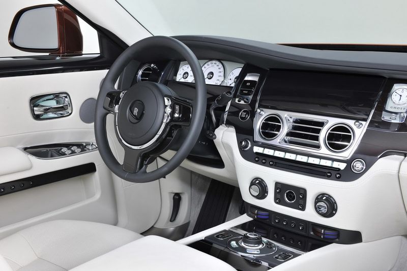  Rolls-Royce      Ghost (24 )