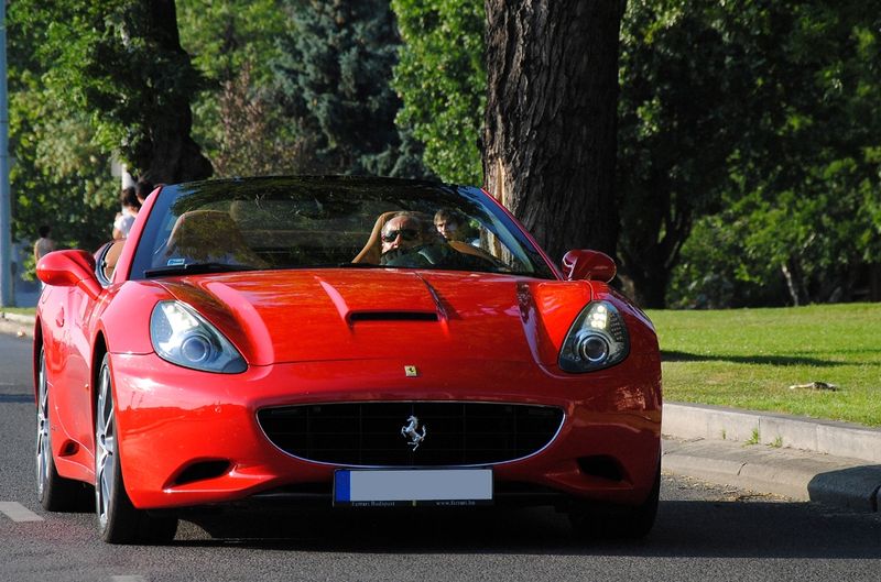   Ferrari Club (38 )