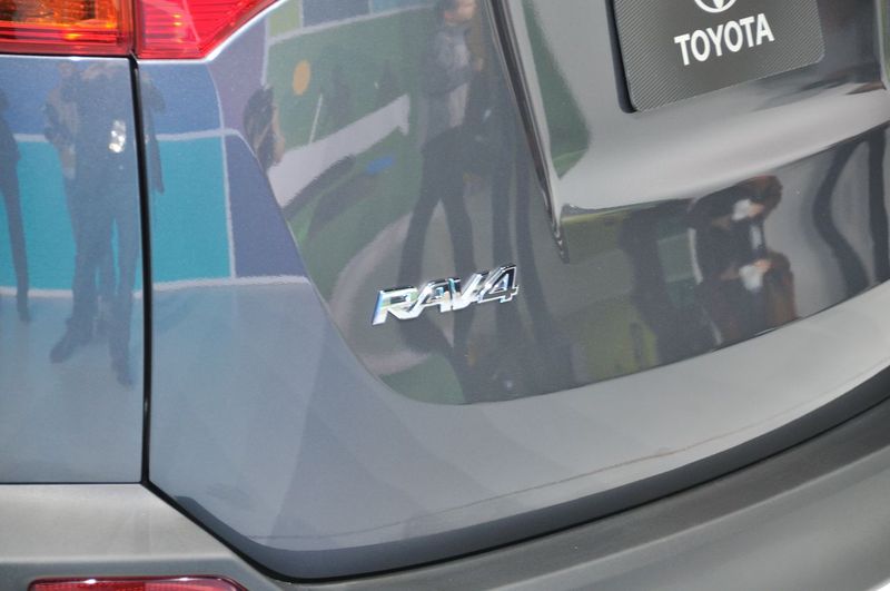 Toyota    - 2013 RAV4 (91 +2 )