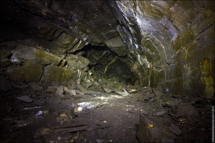 Прогулка по заброшенным подземным выработкам (37 фото)