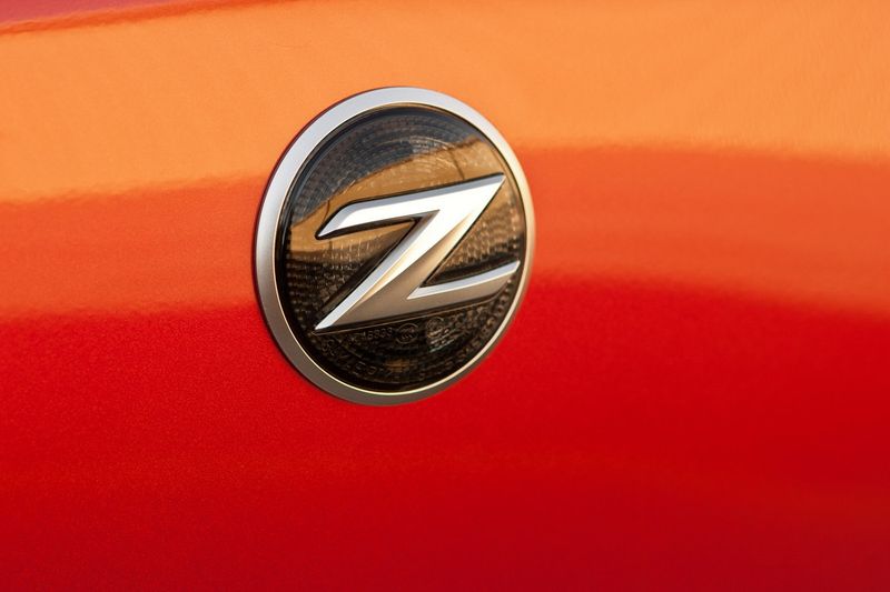  Nissan   370Z (28 +)