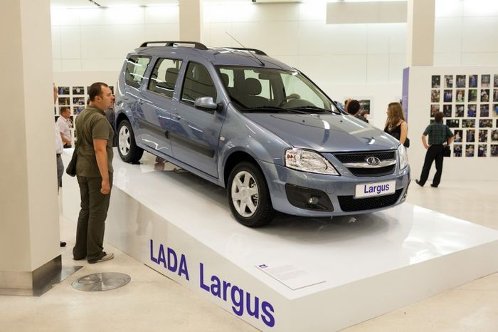   Lada Largus   2012  (24 )