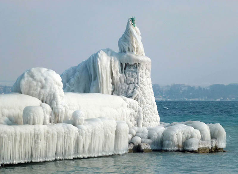 1099 Ледяные скульптуры на Женевском озере