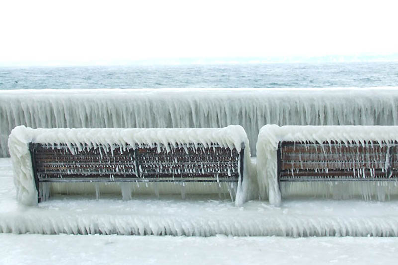 1677 Ледяные скульптуры на Женевском озере