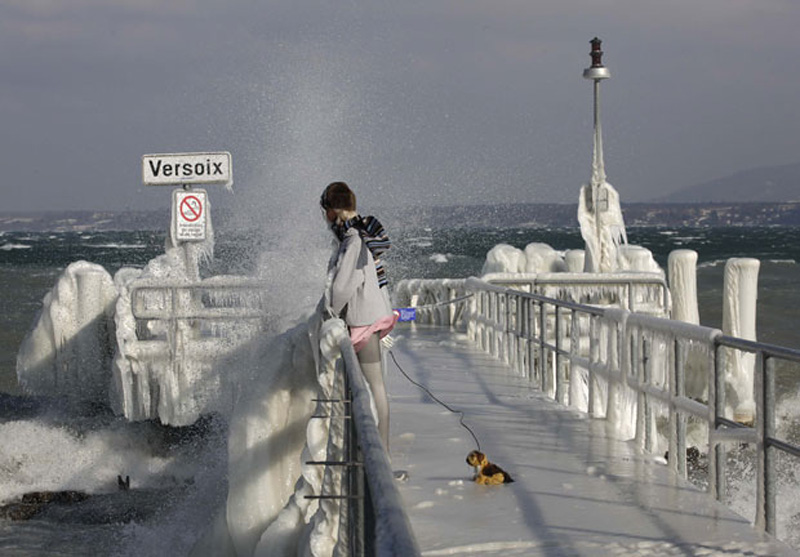 BIGPIC55 Ледяные скульптуры на Женевском озере