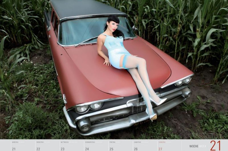   Girls&legendary us-cars 2012 (31 )