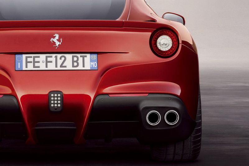  Ferrari     - F12 Berlinetta (15 +2 )