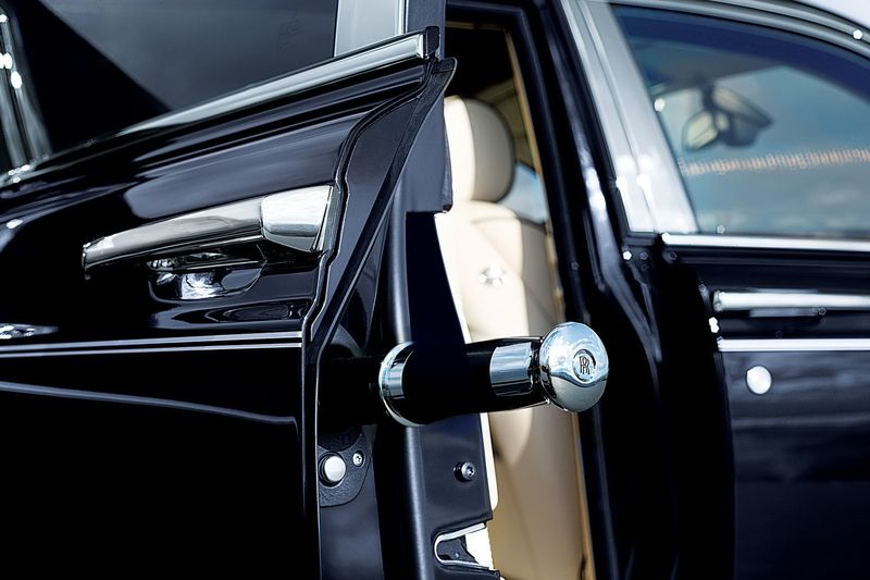Rolls-Royce Phantom     (61 )