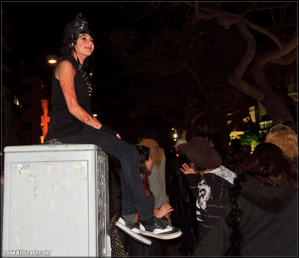 1051      – Zombie Walk Tel Aviv