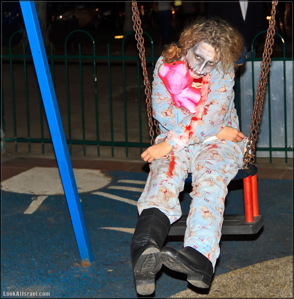 7410      – Zombie Walk Tel Aviv