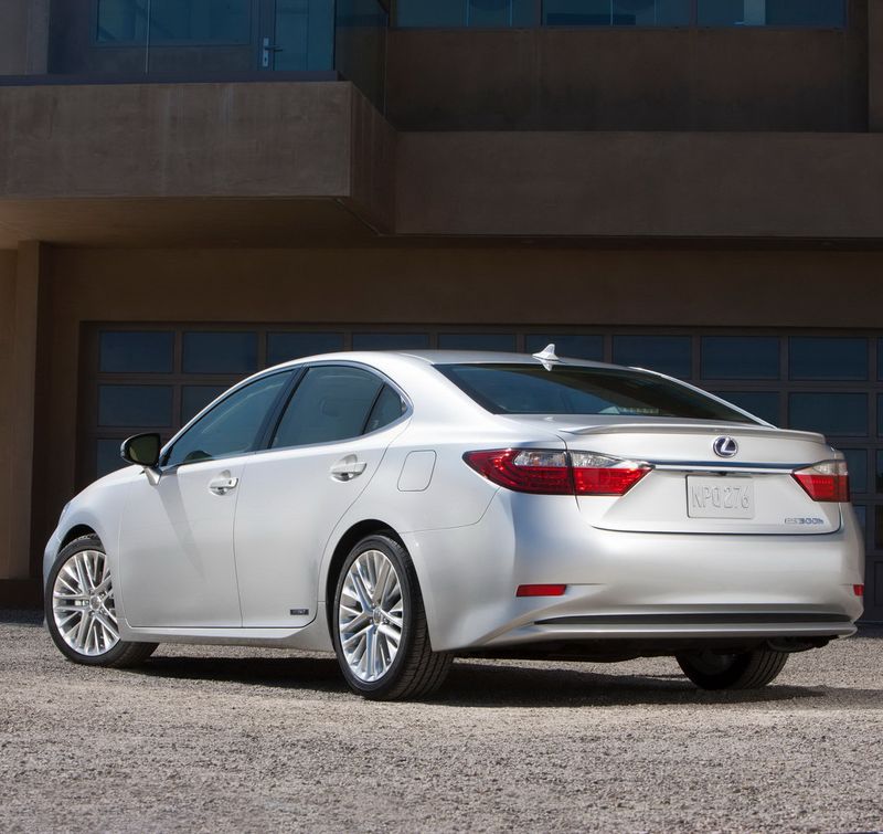 Lexus ES      (42 +)