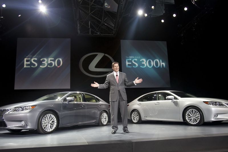 Lexus ES      (42 +)