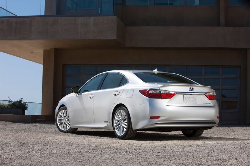 Lexus ES      (42 +)