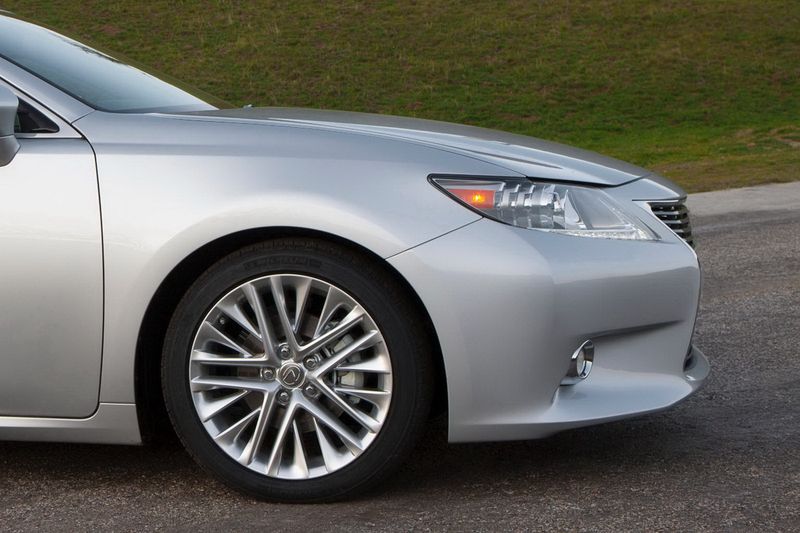 Lexus ES      (42 +)