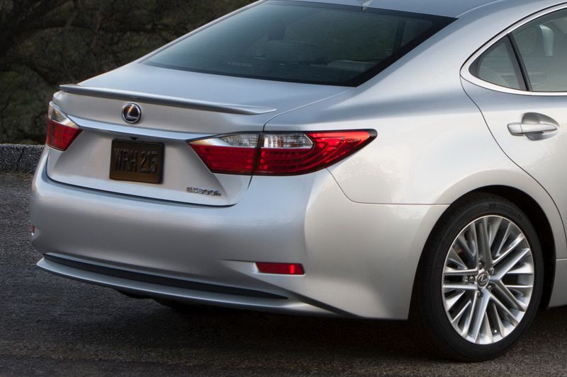 Lexus ES      (42 +)