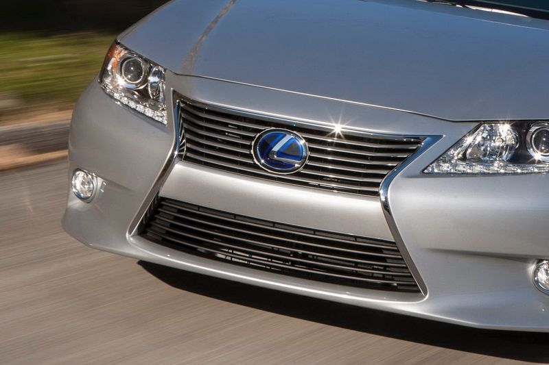 Lexus ES      (42 +)