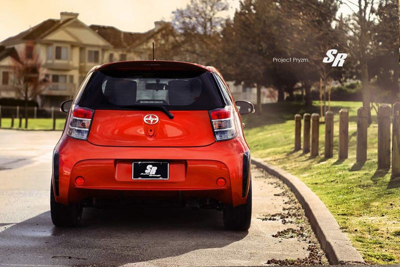 Scion IQ Pryzm -    (12 )