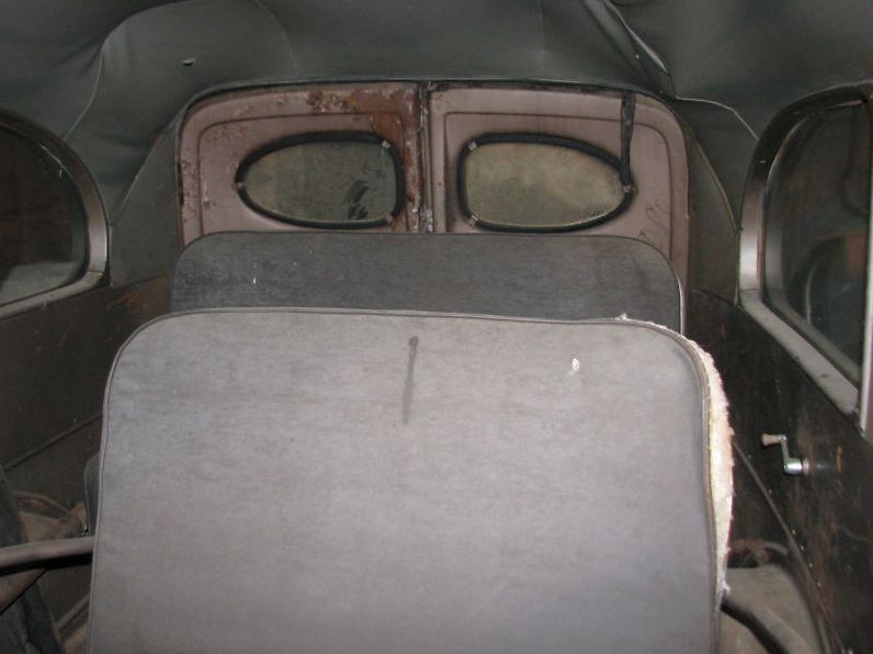 Chevrolet Suburban 1947        (13 )