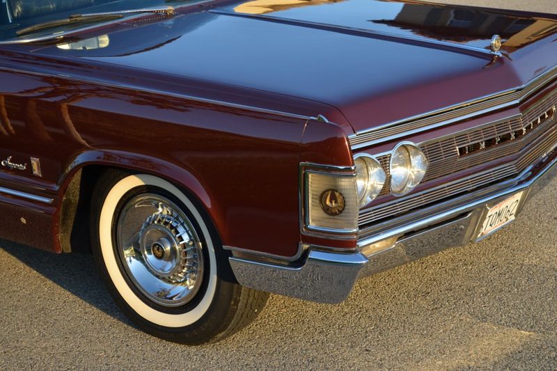  Imperial Crown Coupe 1967     (69 )