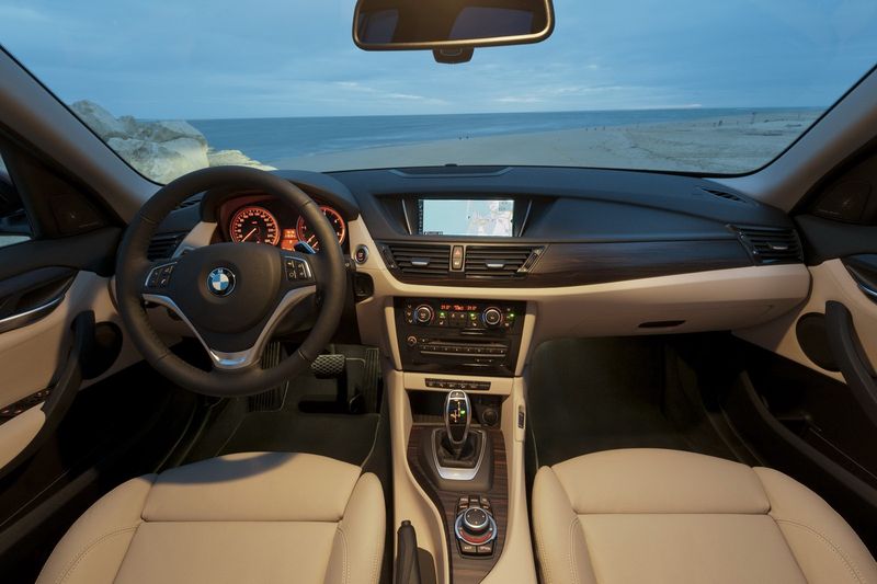  BMW   X1 (101 )