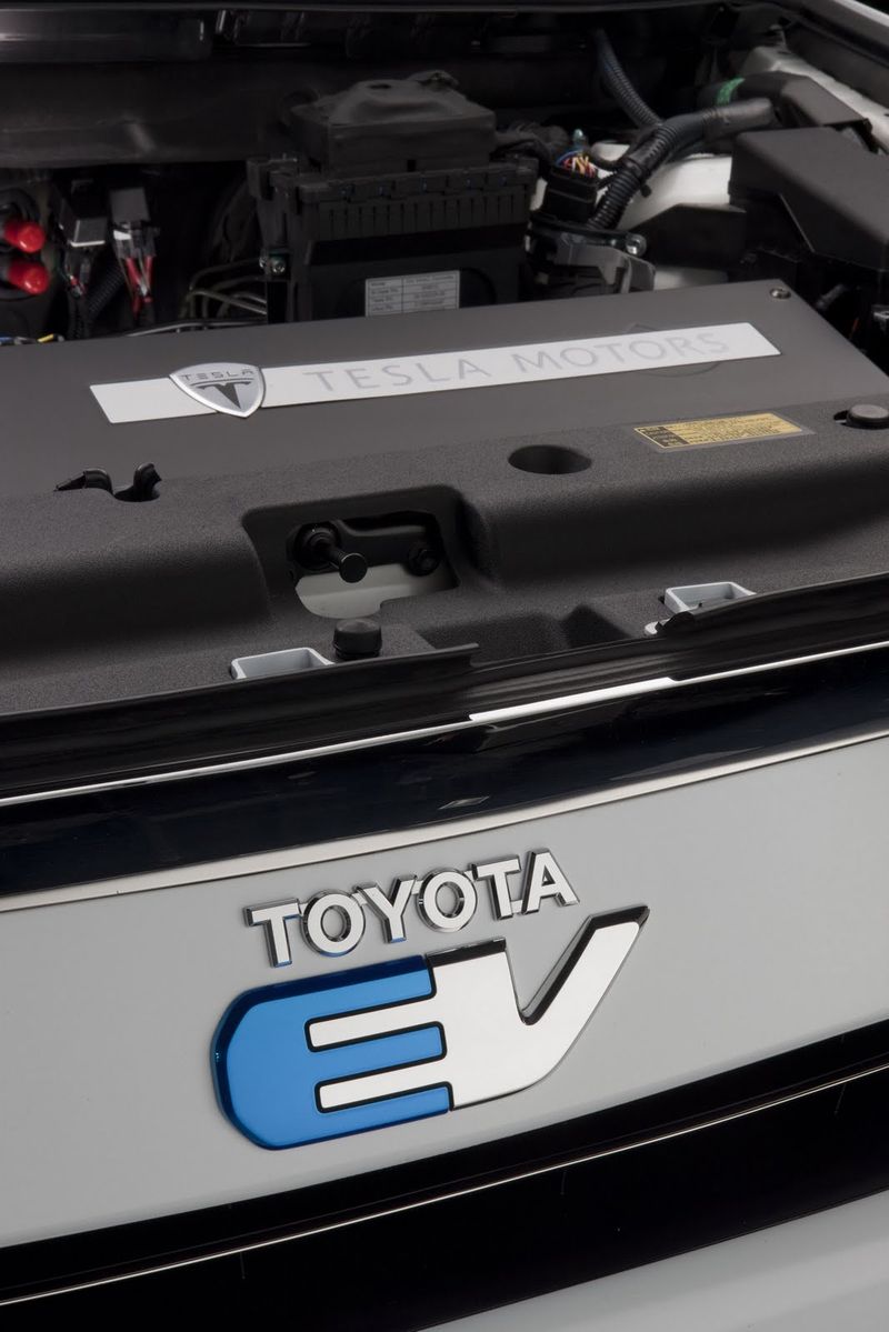 Toyota      RAV4 EV (36 +)