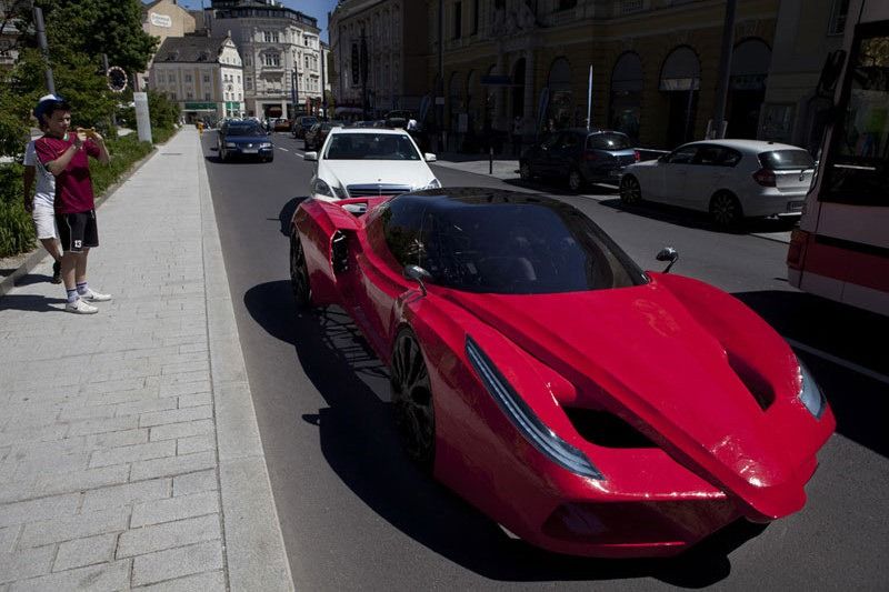     Ferrari (26 +)